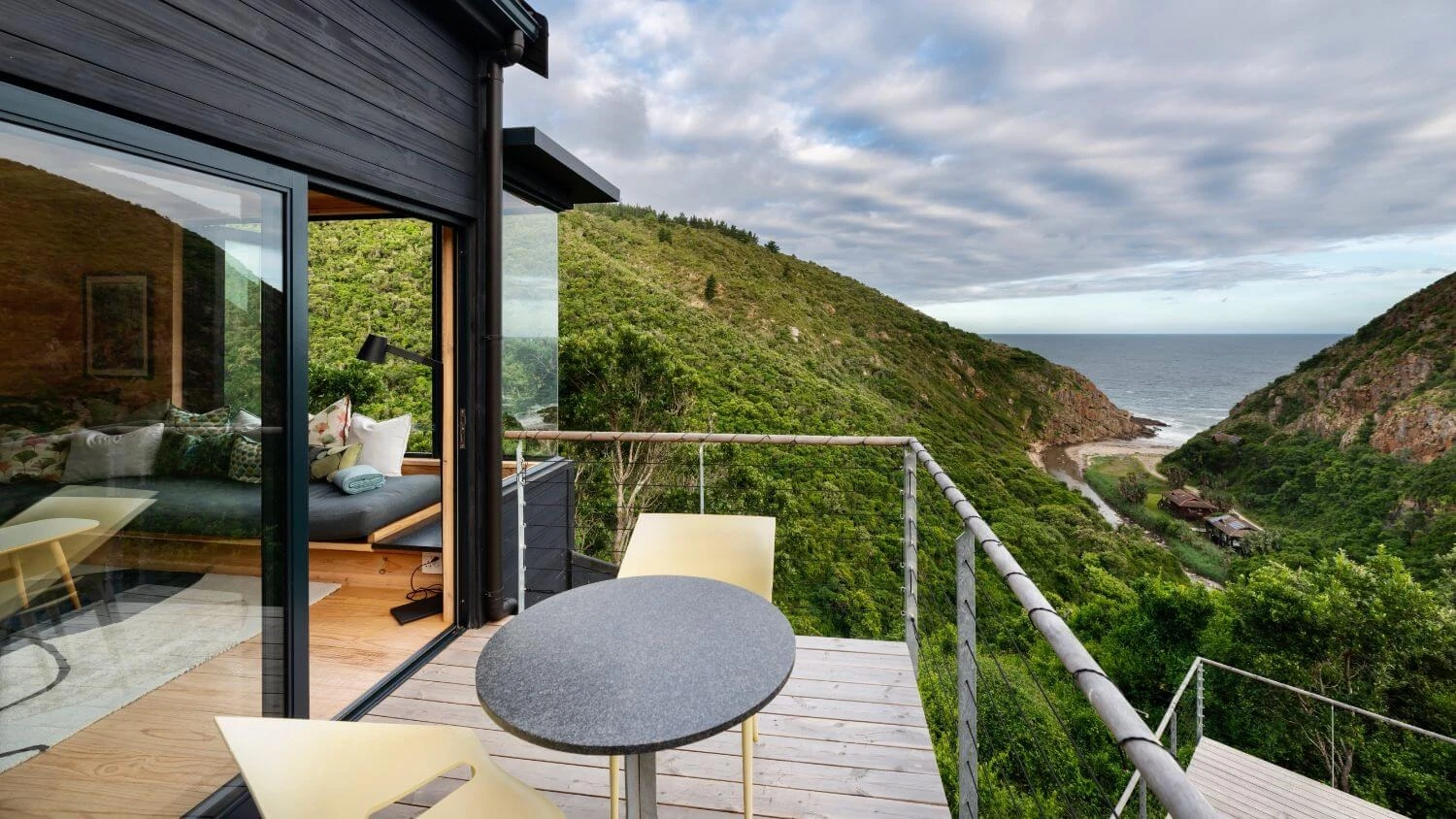 Forest Whisper treehouse holiday home deck overlooking the gorge and ocean, Garden Route